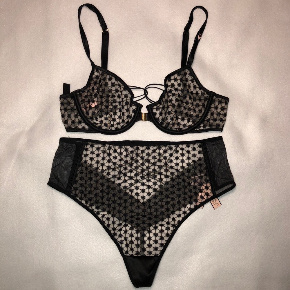Victoria’s Secret Bra 34B & Pantie Small Set